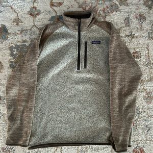 Patagonia men’s 1/4 zip better sweater. Size Large